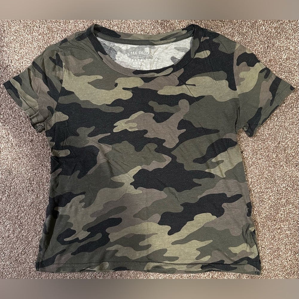 Aeropostale, camo t-shirt. Size: XS